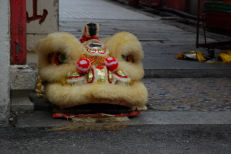 Preparation for lion dance outside the Cheah Kongsi